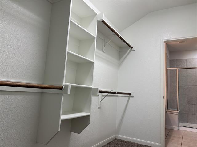 Building Photo - 9220 Hawthorne Dr