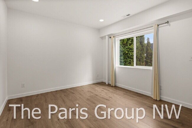 Building Photo - Delightful Magnolia 4br Remodel * Walkable Salmon Bay Location, Central Yet Quiet