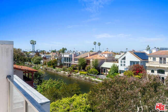 Building Photo - 242 Sherman Canal