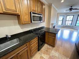 Primary Photo - 250 Newbury St