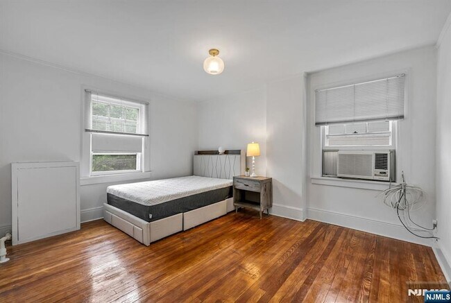 Building Photo - 133 Highwood Ave