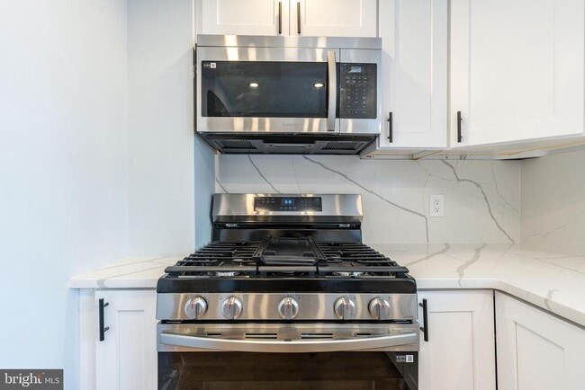 Building Photo - 3120 Tilton St