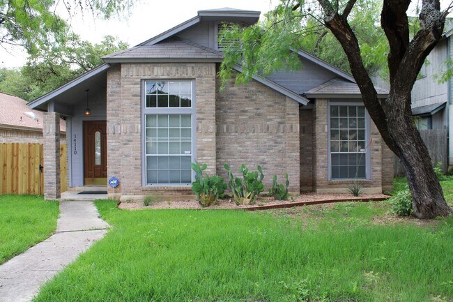 Primary Photo - 3-BEDROOM IN CASTLE HILLS FOREST