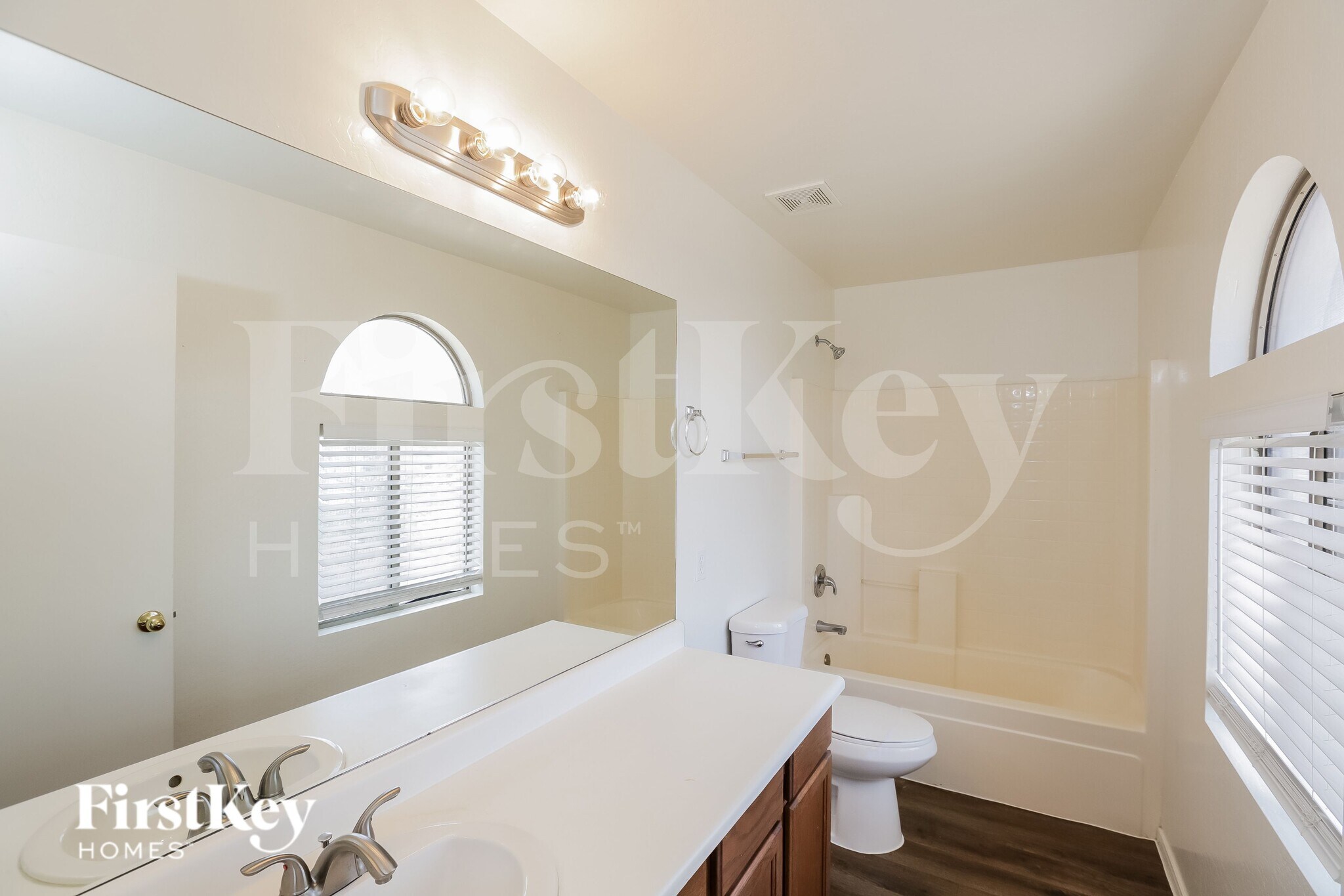 Building Photo - 7963 W Marlette Ave