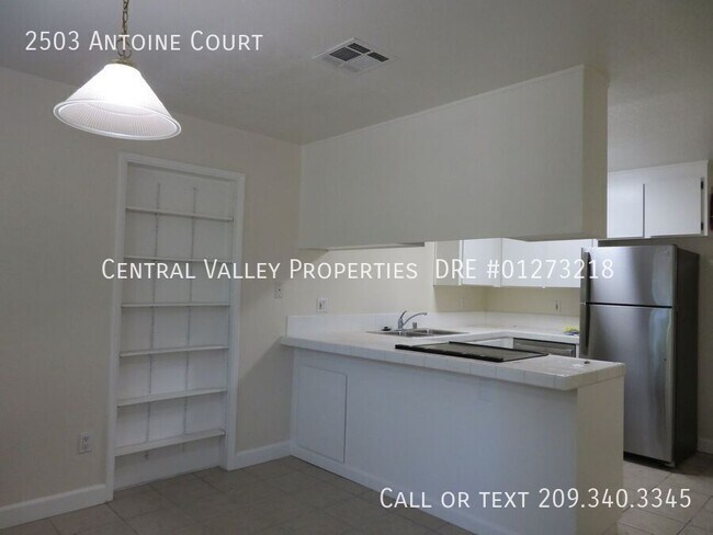 Building Photo - 2503 Antoine Ct