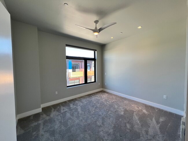 Building Photo - 100 High St