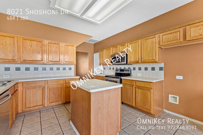 Building Photo - 8021 Shoshoni Dr
