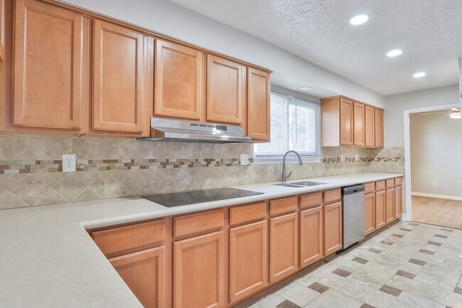 Building Photo - 509 Belmont Dr