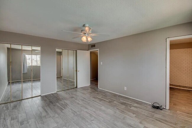 Building Photo - 6 Bedroom ASU house with pool and large yard