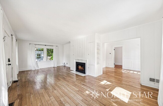 Building Photo - Charming Broadmoor Historic Farmhouse on a...