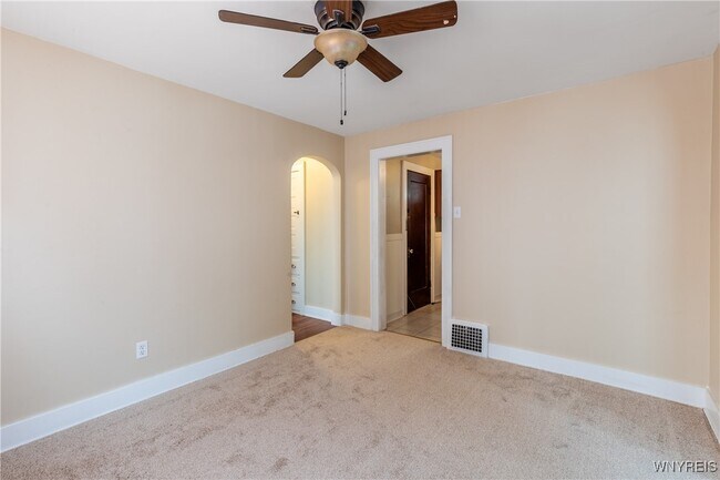 Building Photo - 189 Hamilton Dr