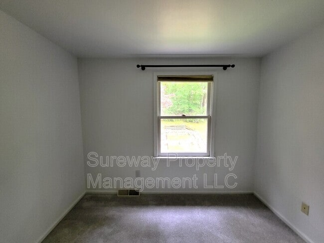 Building Photo - 329 Catch Penny Ln