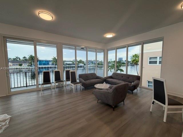 Building Photo - 3113 S Ocean Dr