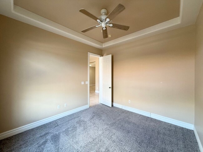 Building Photo - 5/BD 2.5/BA Spacious Home with Casita, RV ...