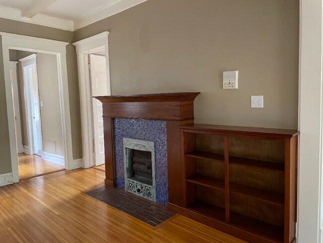 Building Photo - 326 S Ridgeland Ave