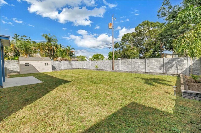 Building Photo - 6519 27th Way N