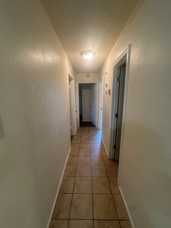 Building Photo - 9515 Brook Green