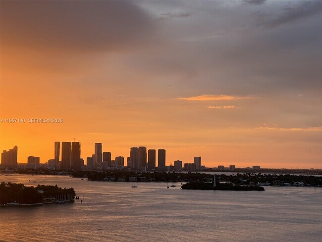 Building Photo - 650 West Ave