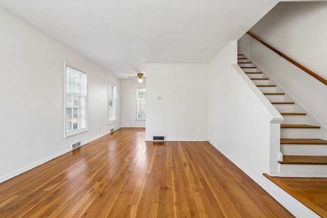 Building Photo - 2100 Sumner St