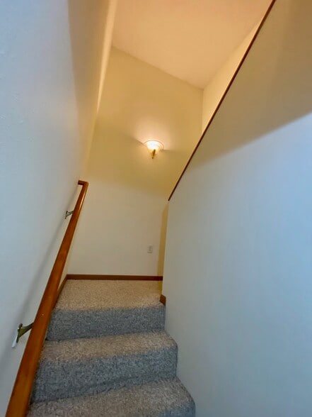 Building Photo - 933 West Ave