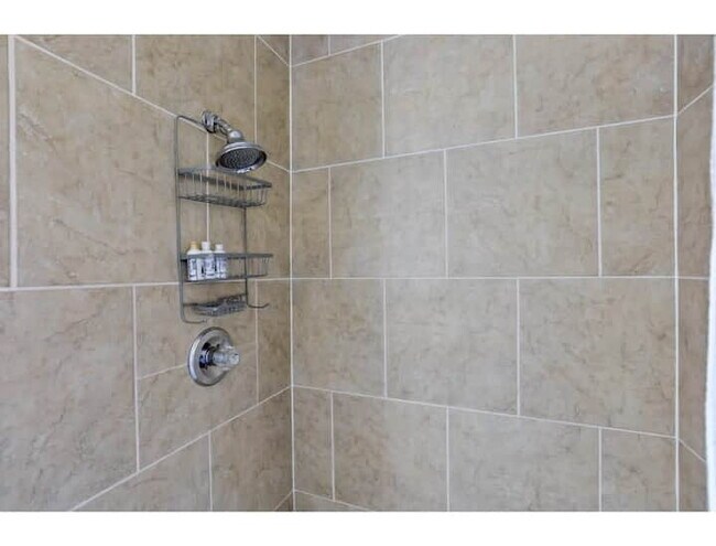Building Photo - The Artist's Apt. | 2BR | Short North | +Parking