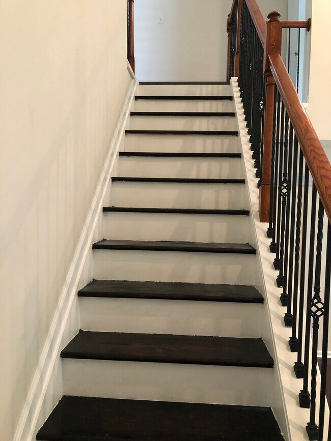 Building Photo - 908 Wendlebury Ct