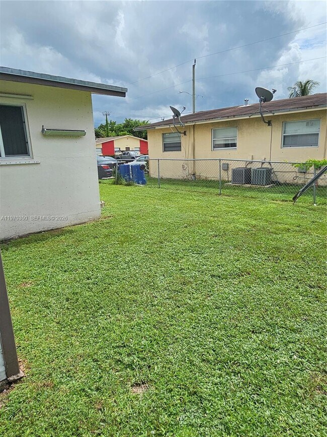 Building Photo - 5820 NW 19th St