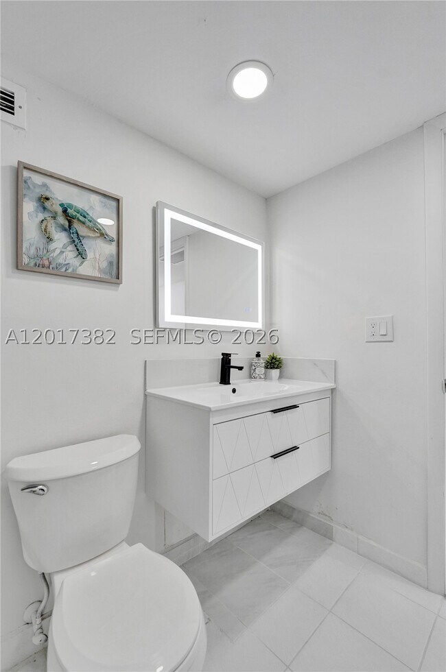 Building Photo - 1600 S Ocean Dr