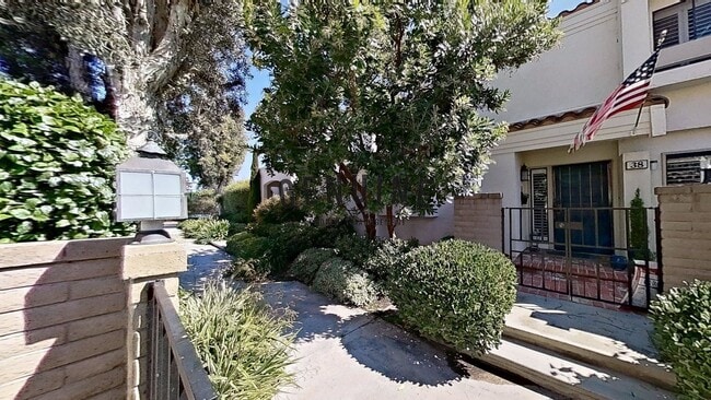 Building Photo - Charming 2Bd 2Ba Condo