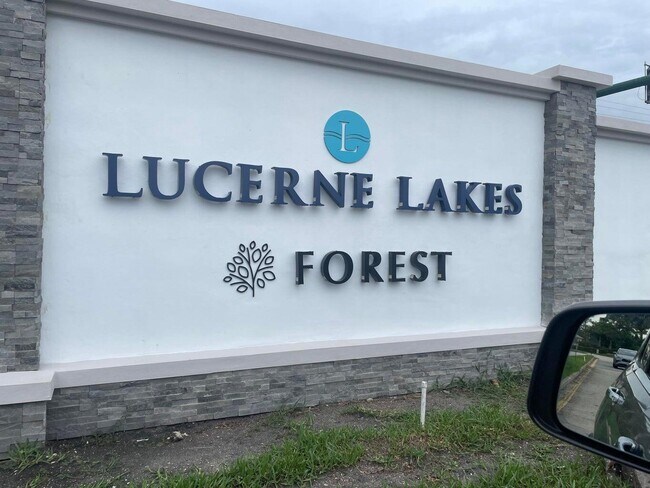 Building Photo - 7233 Golf Colony Ct