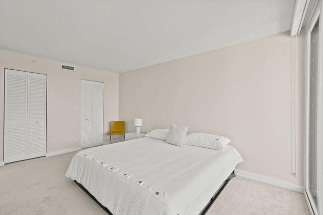 Building Photo - 3440 S Ocean Blvd