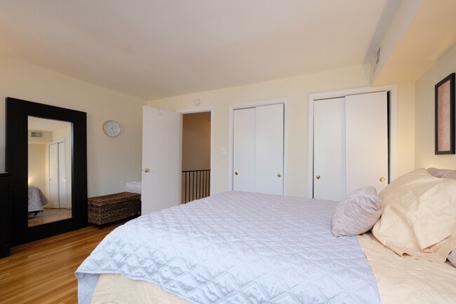 Building Photo - 4450 MacArthur Blvd NW