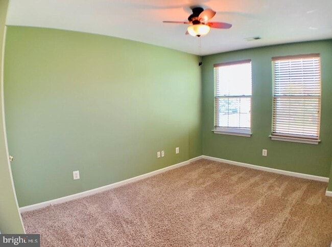 Building Photo - 21 Warwick Way