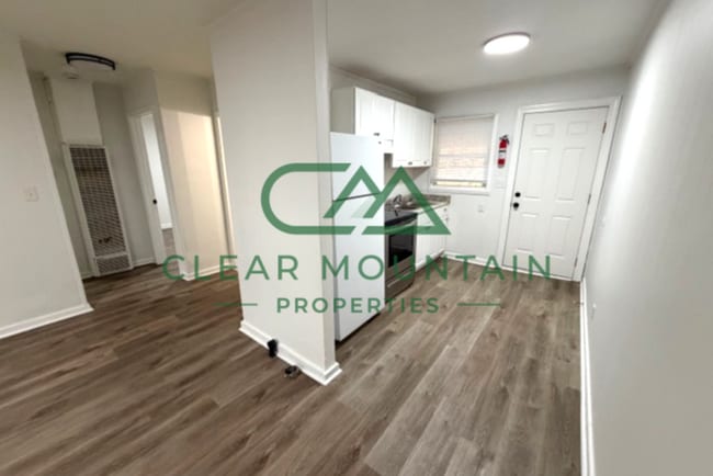 Building Photo - BEAUTIFULLY RENOVATED 2BRM 1BTH HOME MINUTES FROM DOWNTOWN GREER