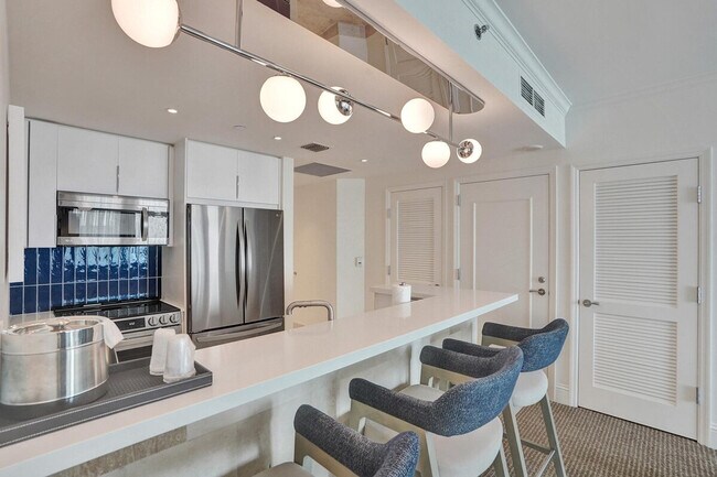 Building Photo - 4401 Collins Ave
