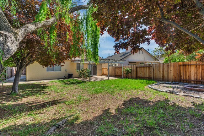 Building Photo - 8566 Aspen Brook Way