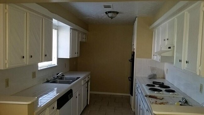 Building Photo - 15118 Steeple Chase Rd
