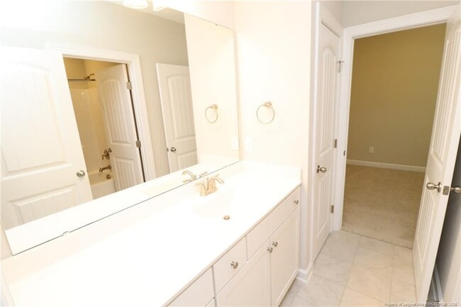 Building Photo - 240 Mystwood Hollow Cir