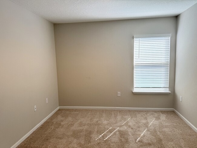 Building Photo - 82905 Thompson Ln