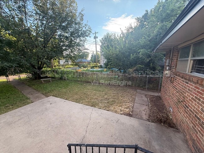 Building Photo - 118 SW 1st St