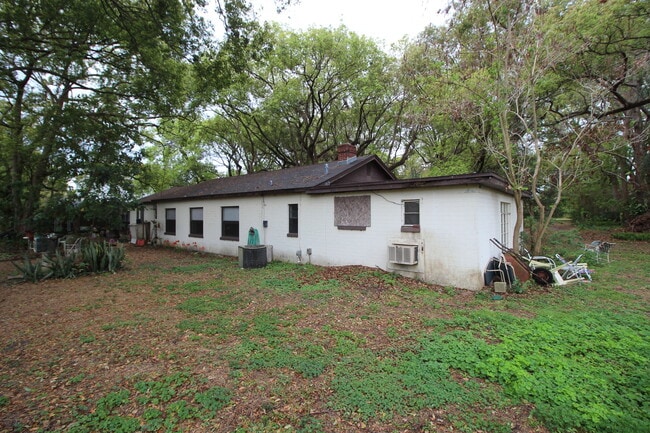 Building Photo - 3255 Clemwood Dr