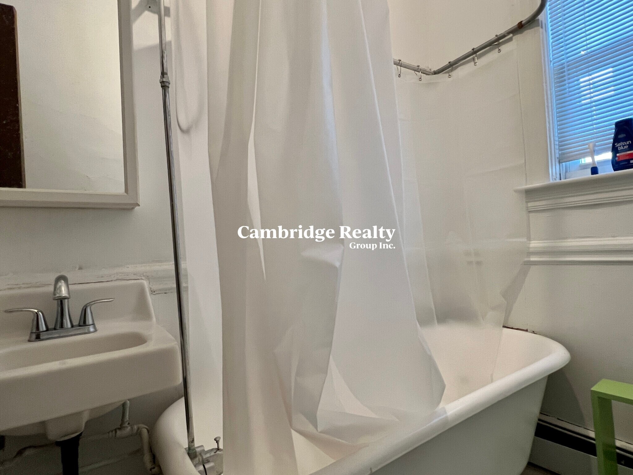 Building Photo - 113 Columbia St