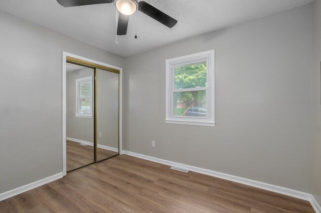Building Photo - Charming 3 bedroom house in Springfield,MO!