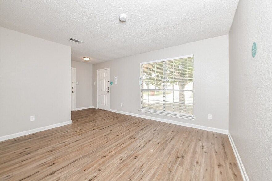 Building Photo - 848 Meadowlark Dr