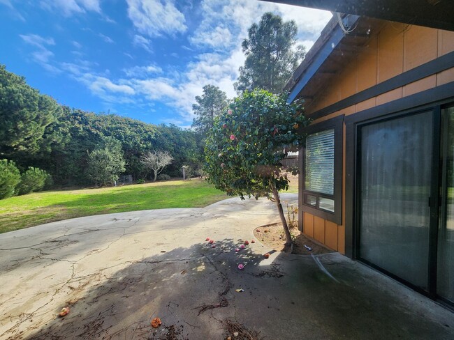 Building Photo - Spacious Grover Beach Home