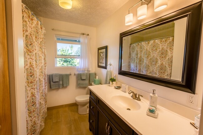Building Photo - 628 Mililani Pl