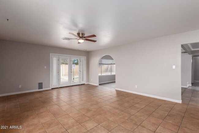 Building Photo - 5138 W Desert Cove Ave