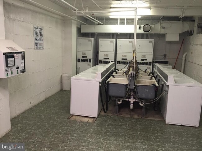 Building Photo - 3051 Idaho Ave NW