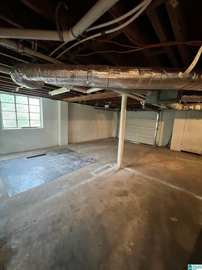 Building Photo - 252 Westwood Dr