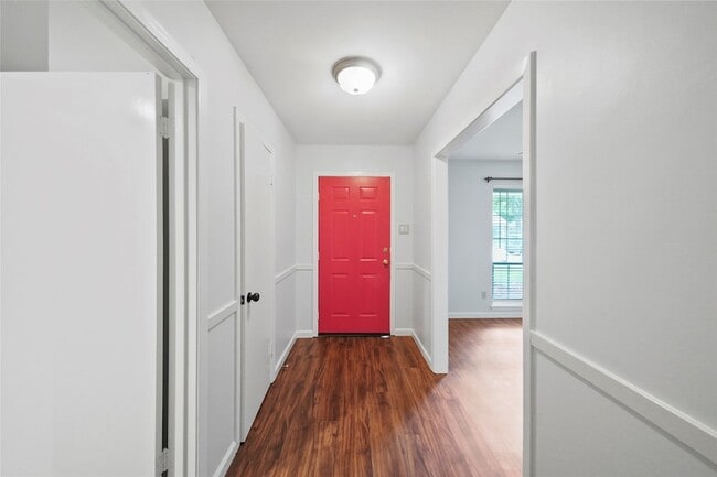 Building Photo - 10502 Timberwood Dr